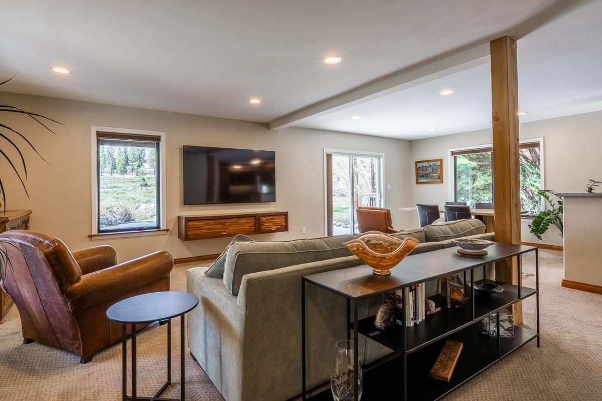 522 Wagon Wheel Road Mammoth Lakes, CA 93546 - Photo 3 of 33 Gallery Image 3