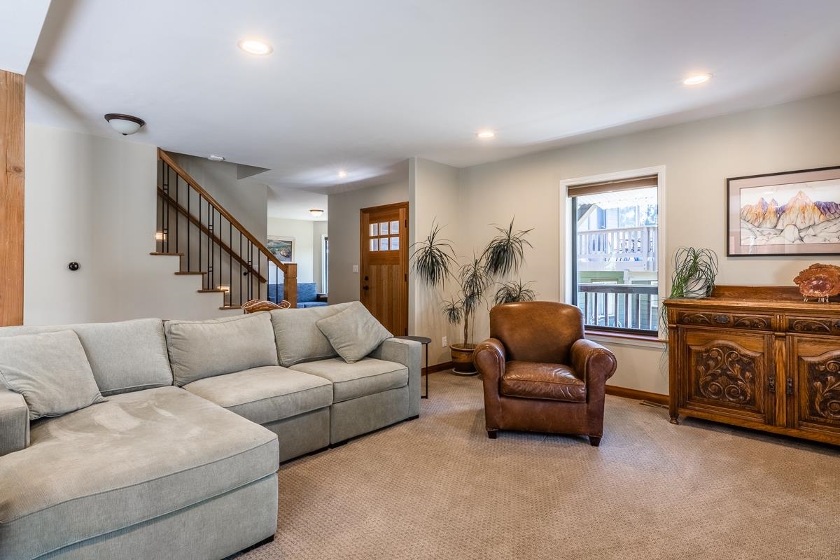522 Wagon Wheel Road Mammoth Lakes, CA 93546 - Photo 4 of 33 Gallery Image 4