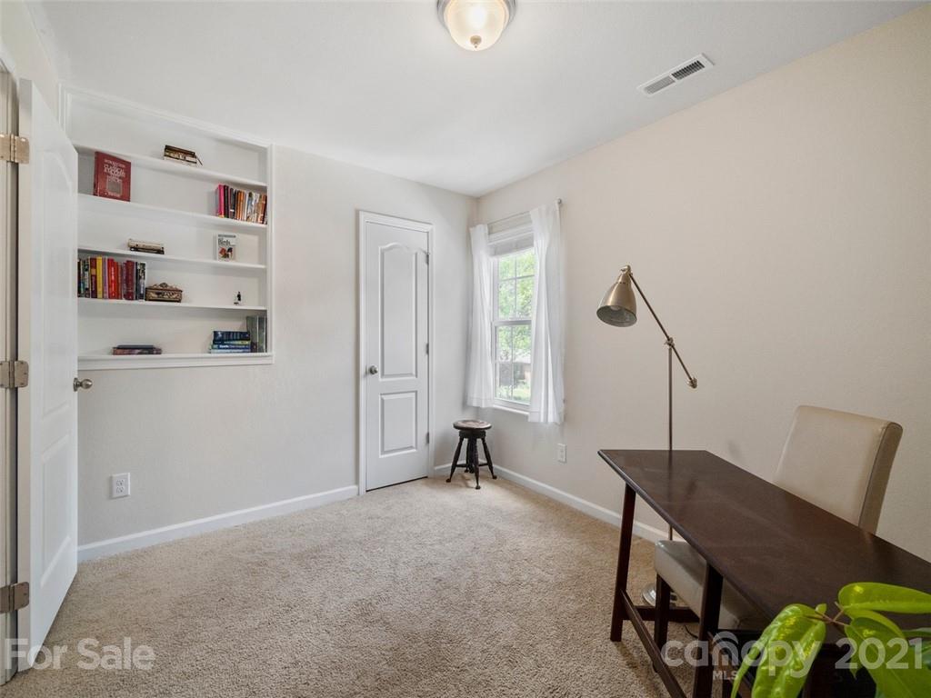 6823 Ware Road Charlotte, NC 28212 - Photo 26 of 47 a living room with furniture