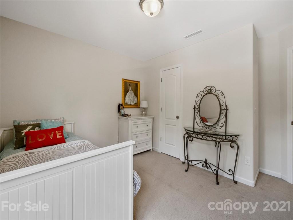 6823 Ware Road Charlotte, NC 28212 - Photo 29 of 47 a view of a workspace with furniture