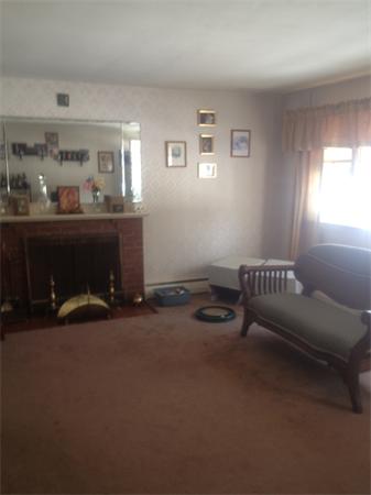 15 Senator Road Woburn, MA 01801 - Photo 3 of 10