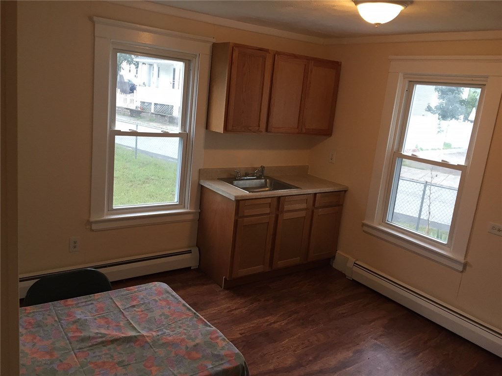40 Shore Road East Providence, RI 02915 - Photo 5 of 17 Gallery Image 5