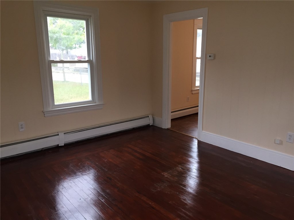 40 Shore Road East Providence, RI 02915 - Photo 7 of 17 Gallery Image 7