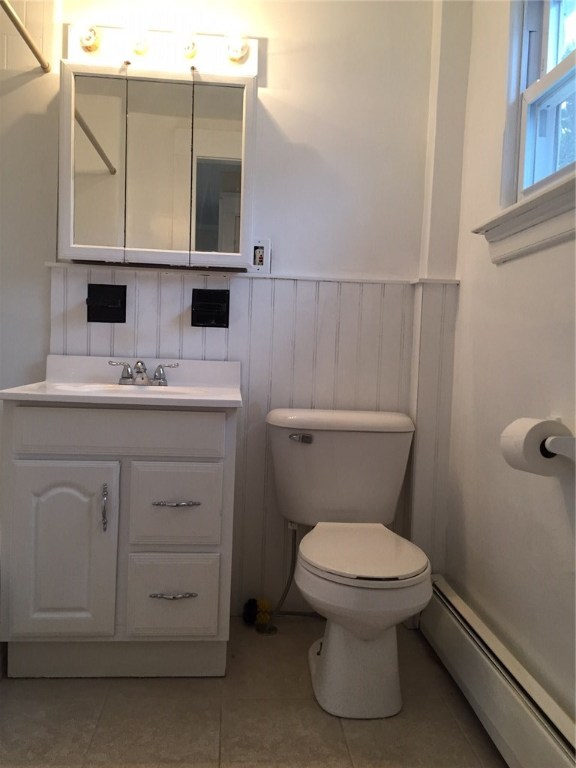 40 Shore Road East Providence, RI 02915 - Photo 9 of 17 Gallery Image 9