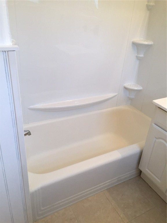 40 Shore Road East Providence, RI 02915 - Photo 10 of 17 Gallery Image 10