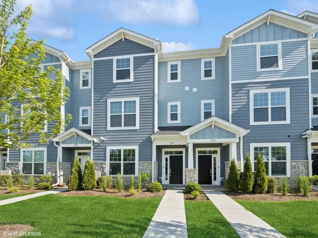 $377,900 | 124 East Main Street, Unit 23, Cary, IL 60013