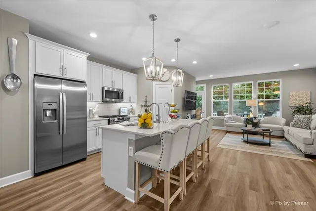 $377,900 | 124 East Main Street, Unit 23, Cary, IL 60013