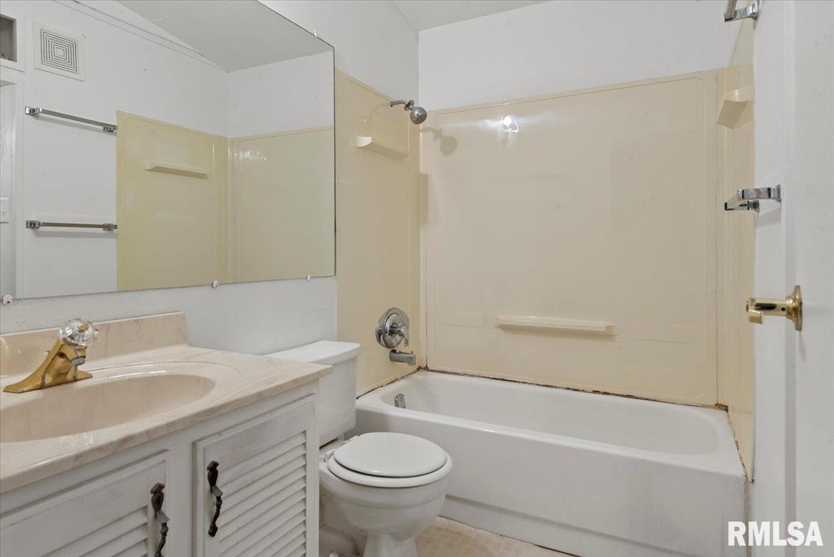 122 Circle Drive Springfield, IL 62703 - Photo 20 of 43 Gallery Image 20