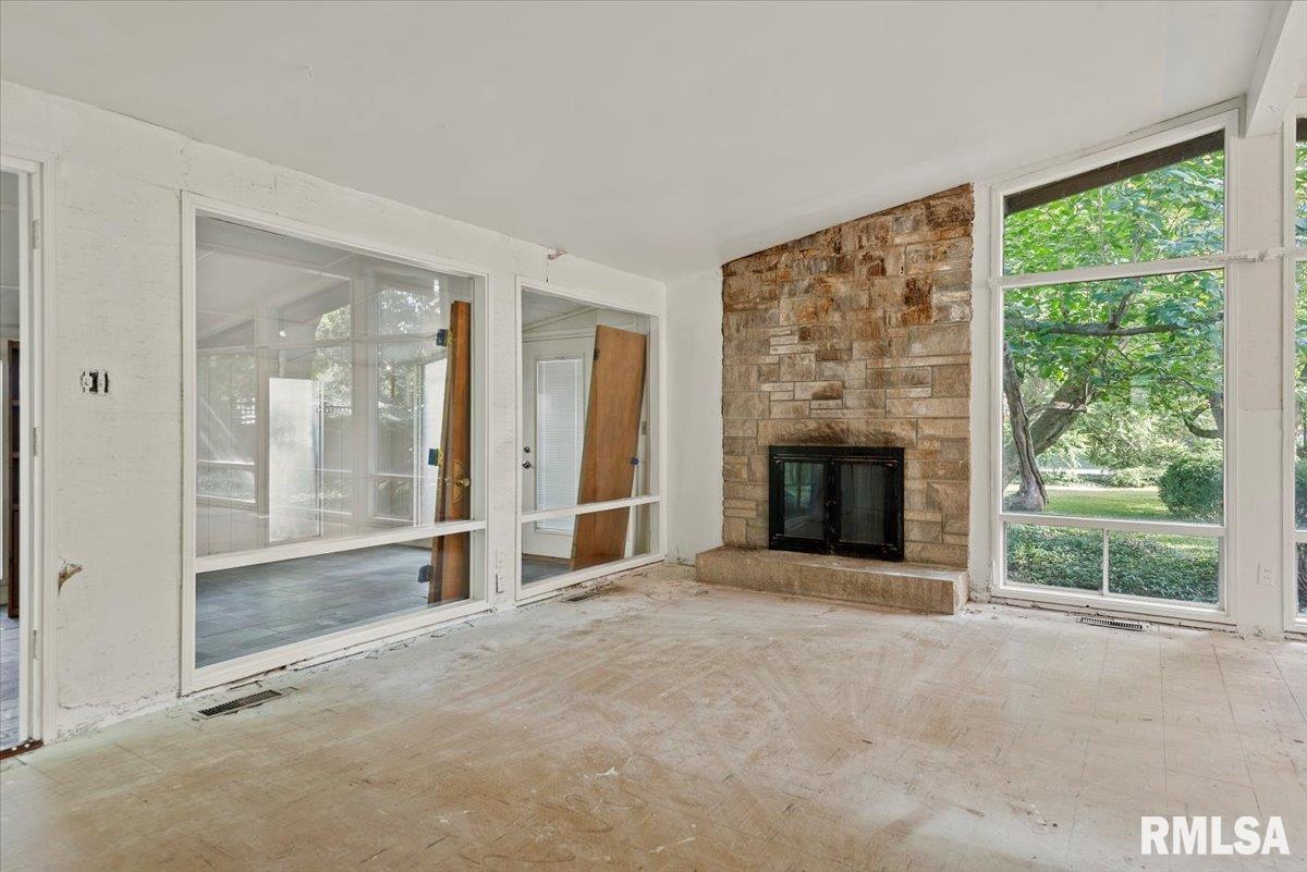 122 Circle Drive Springfield, IL 62703 - Photo 10 of 43 Gallery Image 10