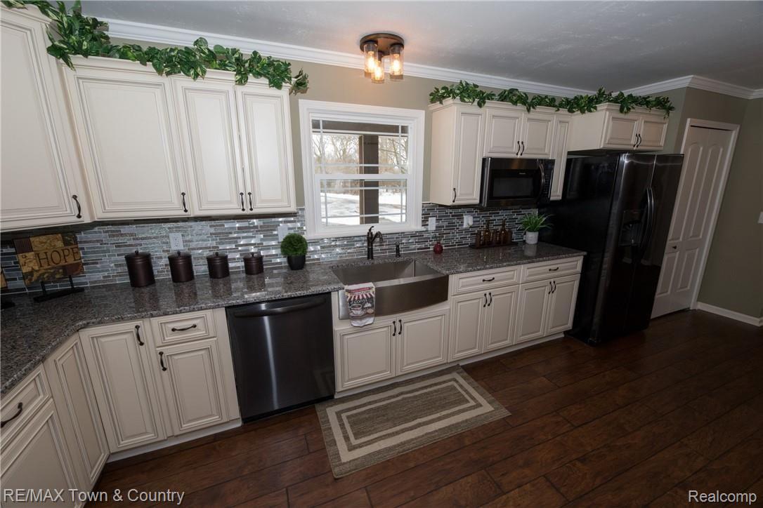 9440 Beecher Road Flushing, MI 48433 - Photo 16 of 40 16.jpg