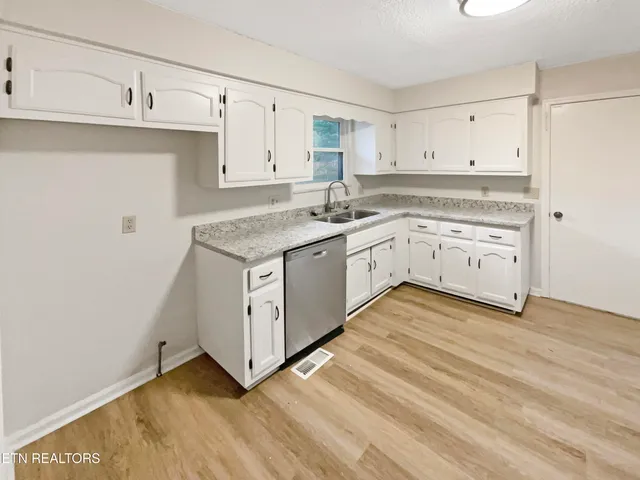 $415,000 | 1012 Kensington Boulevard, Maryville, TN 37803