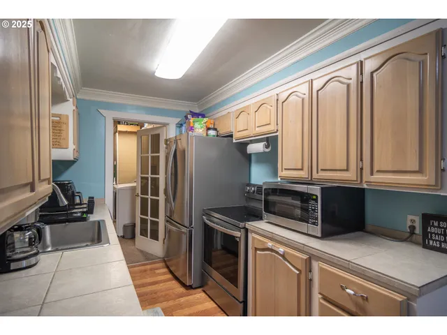 $370,000 | 663 Northeast Knoll Avenue, Roseburg, OR 97470