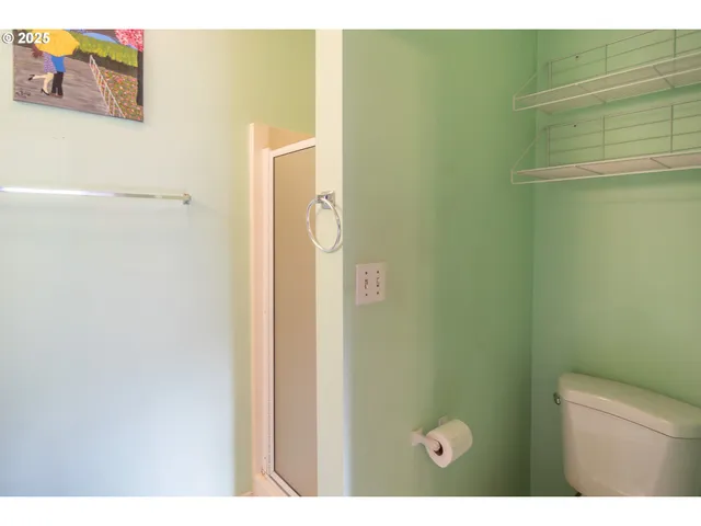 $370,000 | 663 Northeast Knoll Avenue, Roseburg, OR 97470