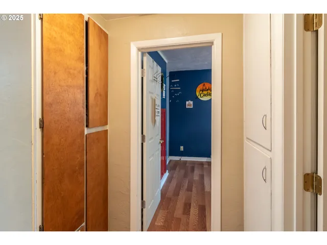 $370,000 | 663 Northeast Knoll Avenue, Roseburg, OR 97470