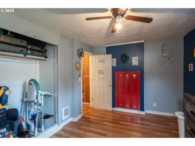 $370,000 | 663 Northeast Knoll Avenue, Roseburg, OR 97470