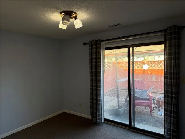 $180,000 | 4016 10th Avenue, Leavenworth, KS 66048