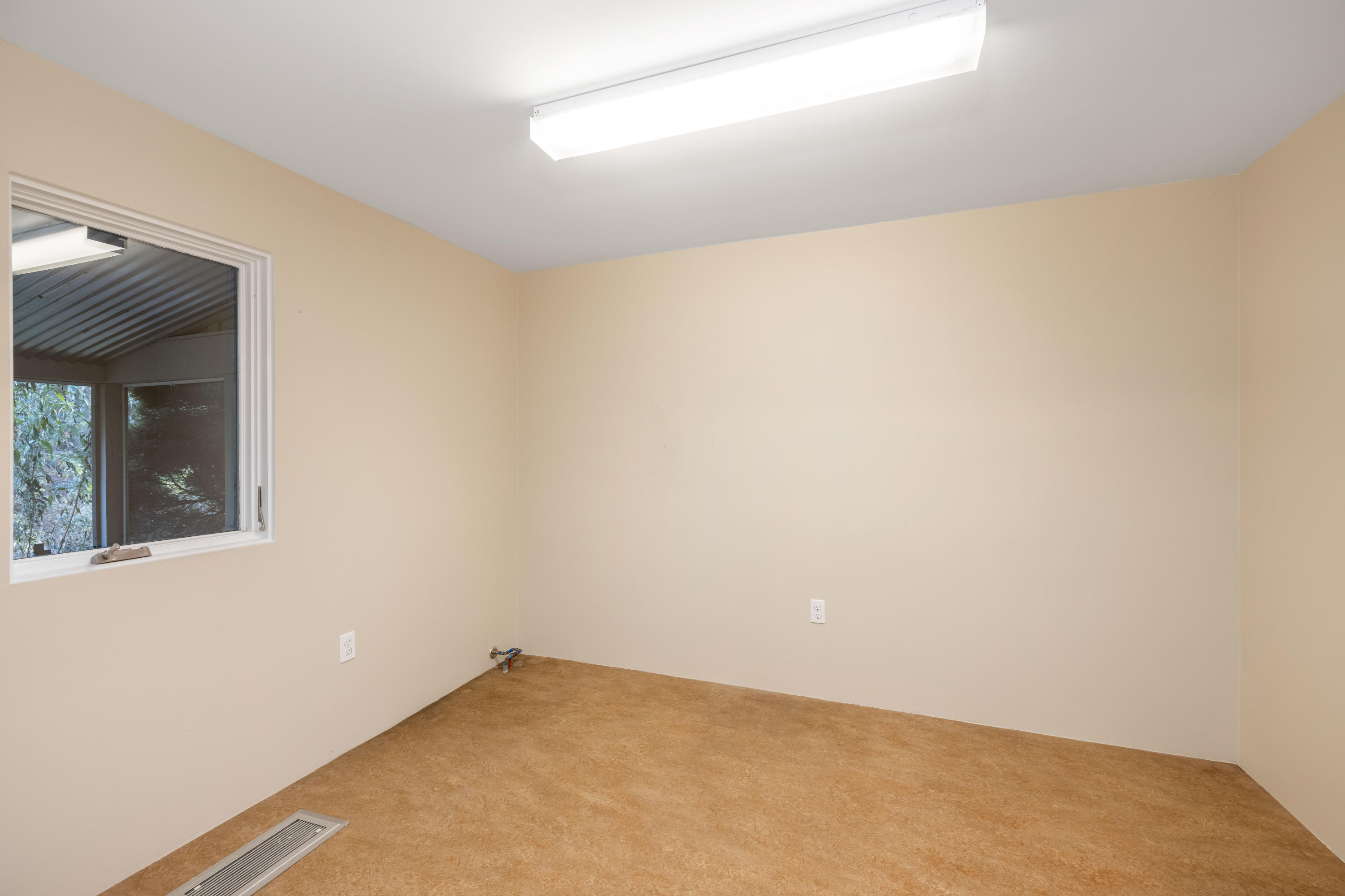 16 Sylvan Road Scarborough, ME 04074 - Photo 29 of 42 Bonus room could be office, library..