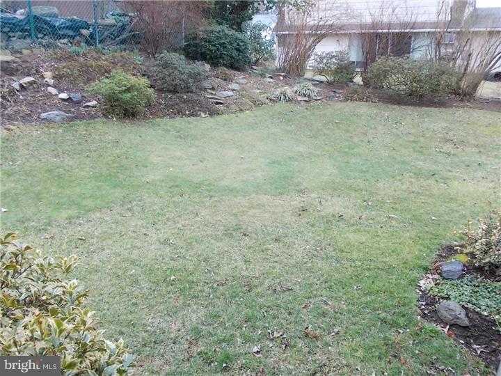 61 Hawk Road Levittown, PA 19056 - Photo 24 of 25 View in Back