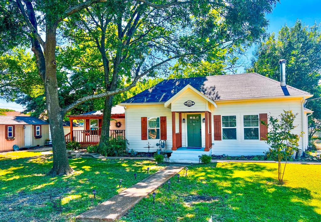 182 Douglas Street Van Alstyne, TX 75495 - Photo 2 of 23