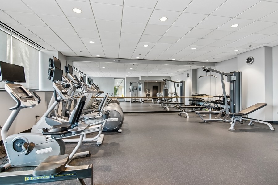 60 East Monroe Street, Unit 4006 Chicago, IL 60603 - Photo 25 of 26 a view of a room with gym equipment