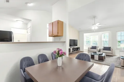 $1,650 | 188 Midland Parkway, Unit 412, Summerville, SC 29485