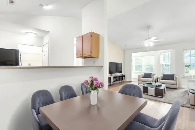 $1,700 | 188 Midland Parkway, Unit 412, Summerville, SC 29485