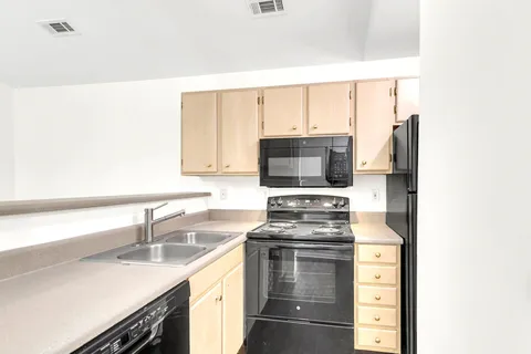 $1,650 | 188 Midland Parkway, Unit 412, Summerville, SC 29485