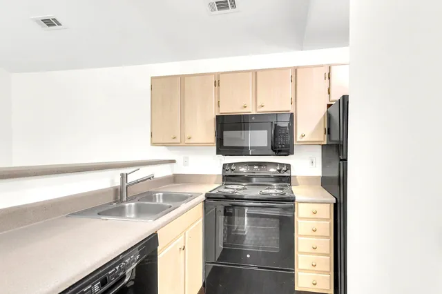 $1,700 | 188 Midland Parkway, Unit 412, Summerville, SC 29485