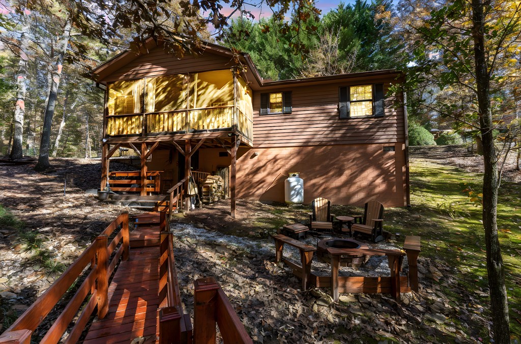 9 Settlers Crossing Way Murphy, NC 28906 - Photo 36 of 37 a view of a house with a tree