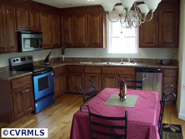 10561 Lunswood Road Chester, VA 23831 - Photo 4 of 5 Gallery Image 4