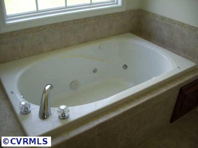 10561 Lunswood Road Chester, VA 23831 - Photo 5 of 5 Gallery Image 5