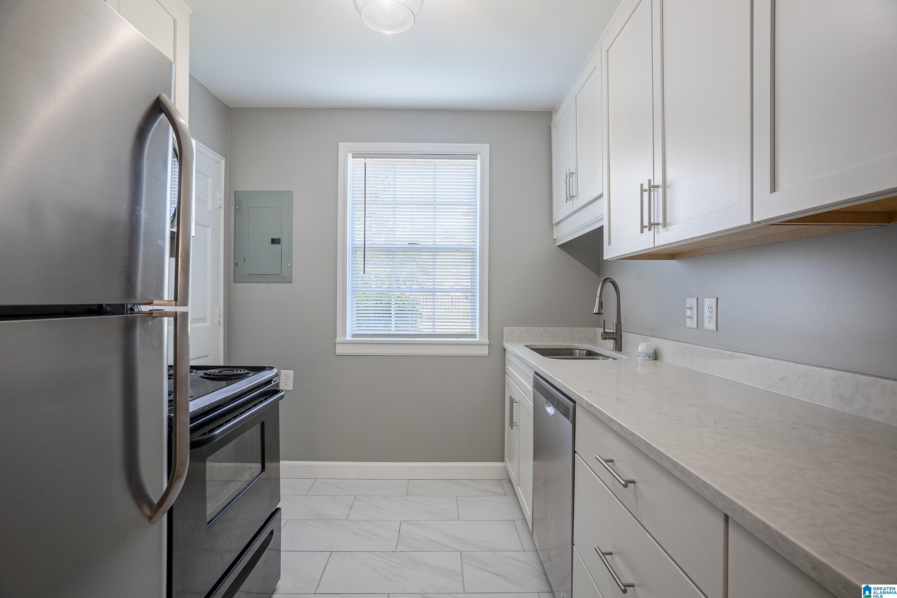 200 Fox Hall Road, Unit B Mountain Brook, AL 35213 - Photo 6 of 21 Gallery Image 6