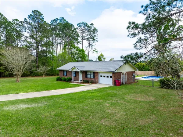 $214,900 | 3433 Pecan Lane, Blackshear, GA 31516