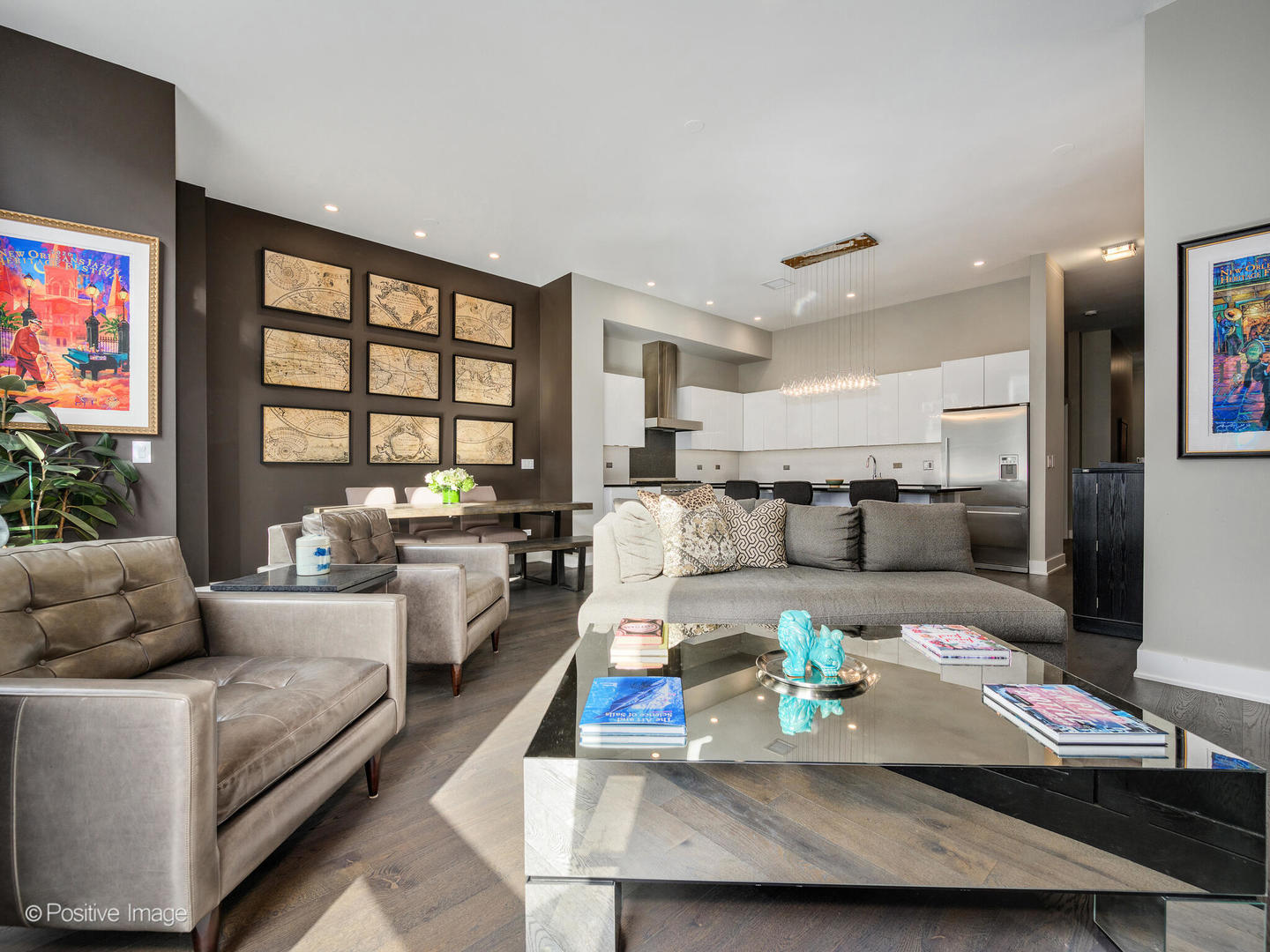 23 North Aberdeen Street, Unit 2N Chicago, IL 60607 - Photo 6 of 29 a living room with furniture and a large window