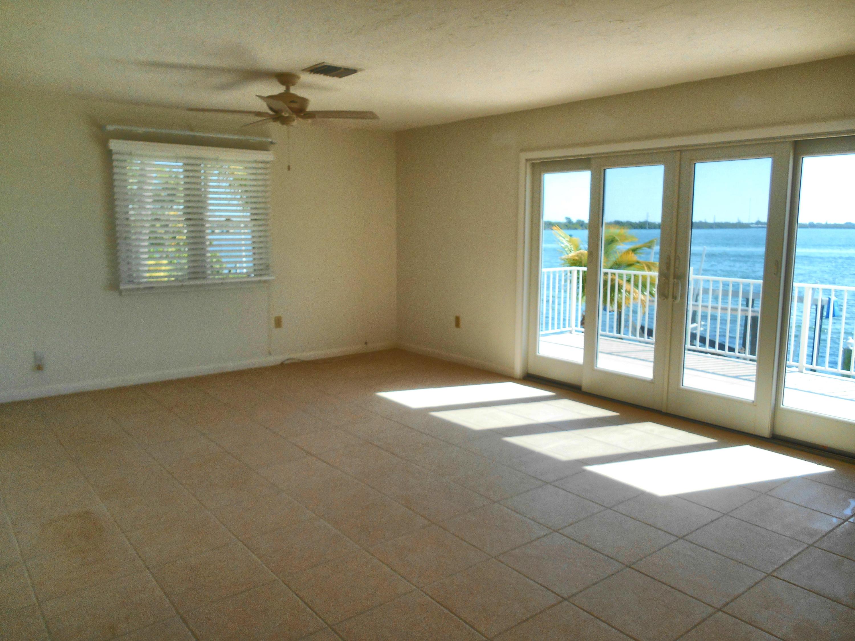 185 La Fitte Road Summerland Key, FL 33042 - Photo 11 of 27 Living room.jpg