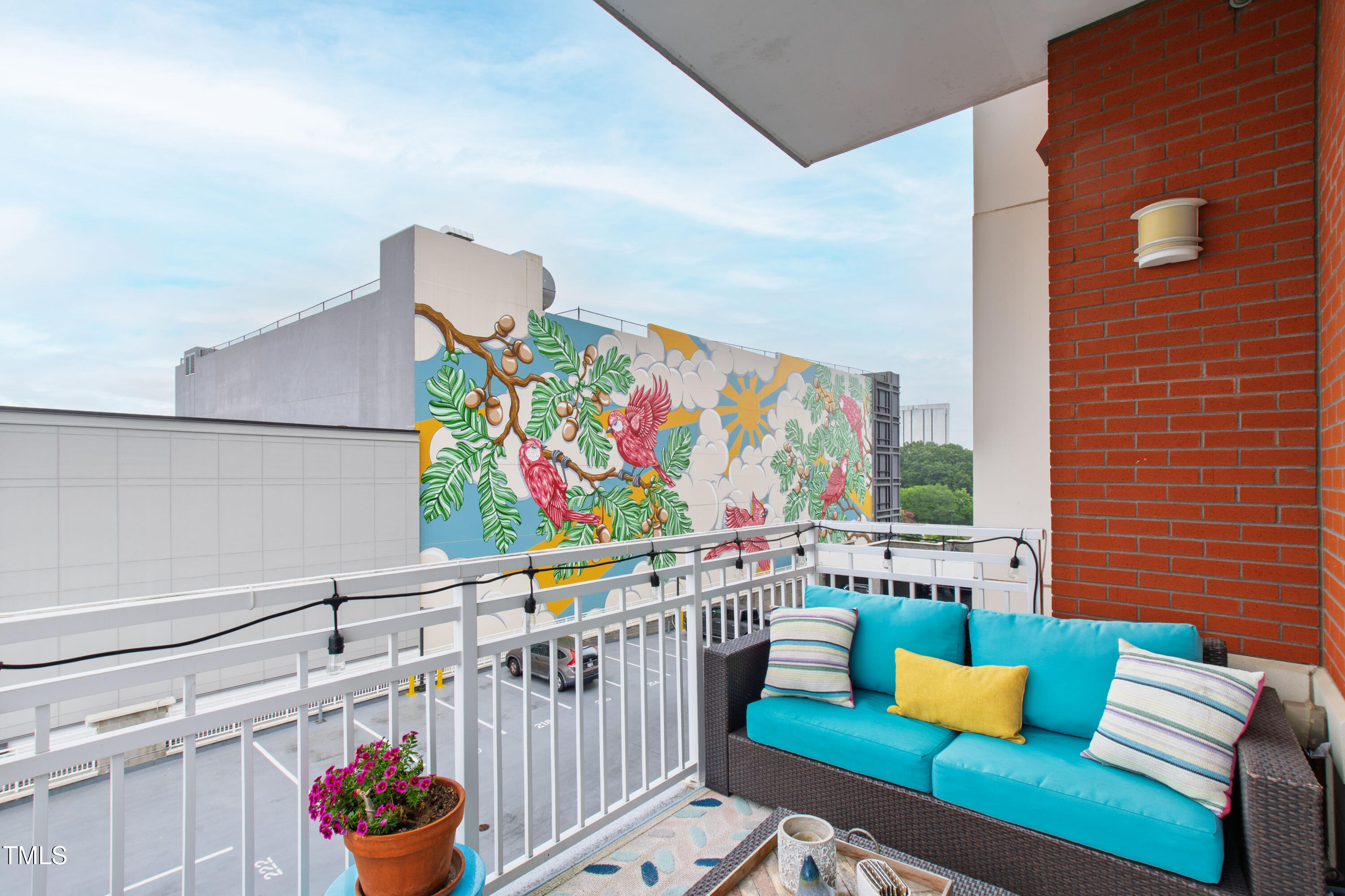 400 West North Street, Unit 610 Raleigh, NC 27603 - Photo 30 of 43 a view of outdoor seating