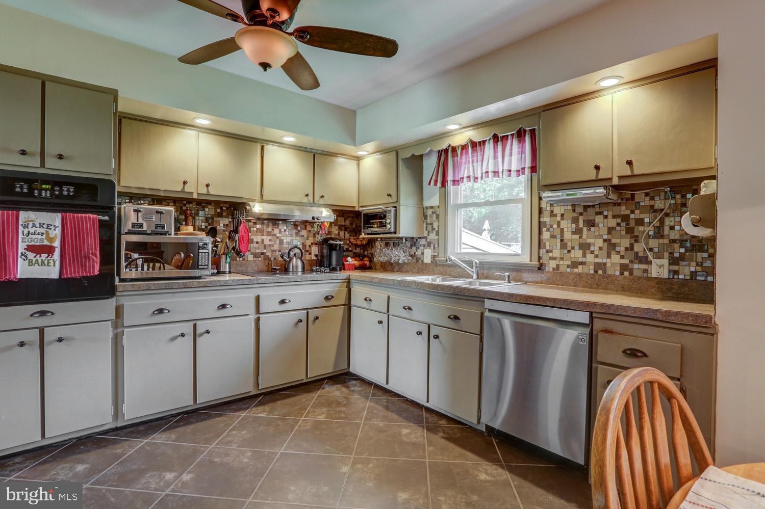1541 Grace Road Pottstown, PA 19465 - Photo 15 of 53 Gallery Image 15