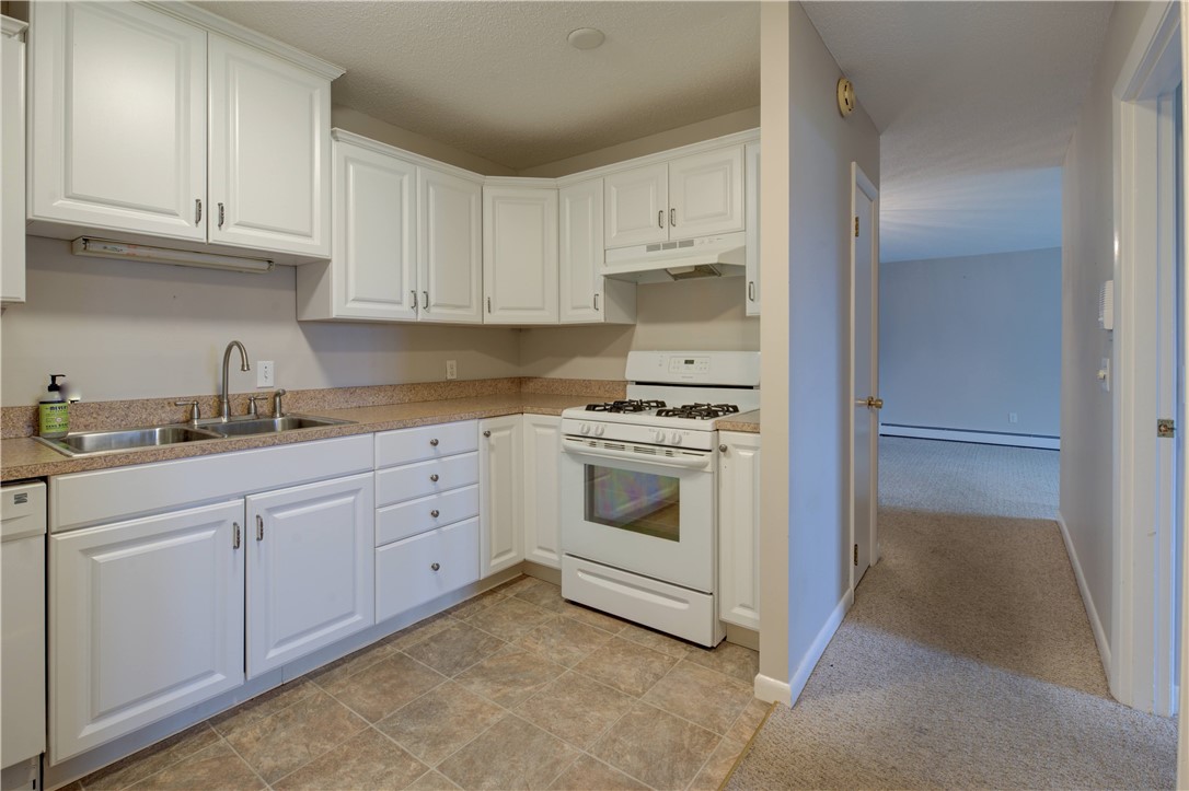 4430 Post Road, Unit B18 Warwick, RI 02818 - Photo 13 of 26