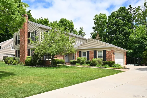 $874,900 | 31310 Foxboro Way, Franklin, MI 48025