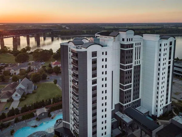 $580,000 | 717 Riverside Drive, Unit 1105, Memphis, TN 38103