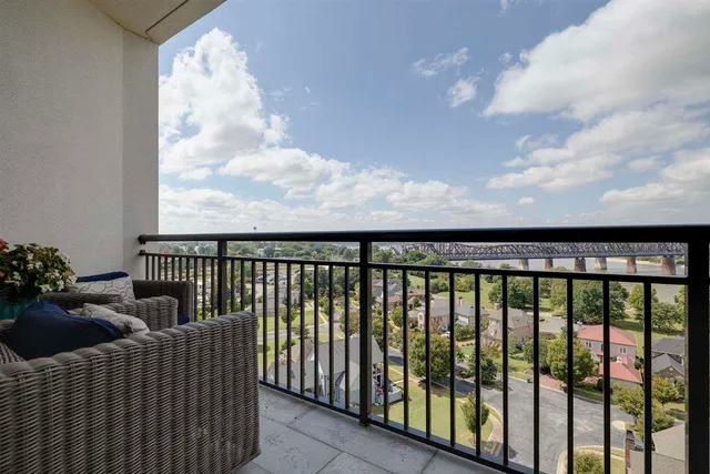 $580,000 | 717 Riverside Drive, Unit 1105, Memphis, TN 38103
