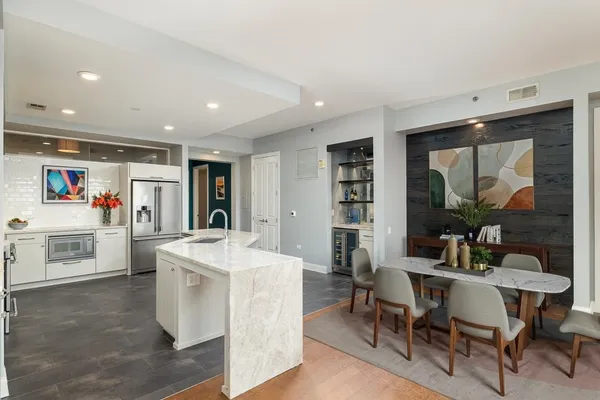 $580,000 | 717 Riverside Drive, Unit 1105, Memphis, TN 38103