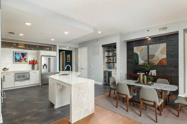 $580,000 | 717 Riverside Drive, Unit 1105, Memphis, TN 38103