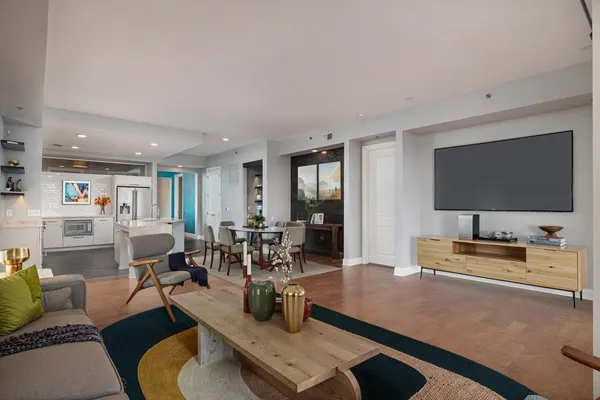 $580,000 | 717 Riverside Drive, Unit 1105, Memphis, TN 38103