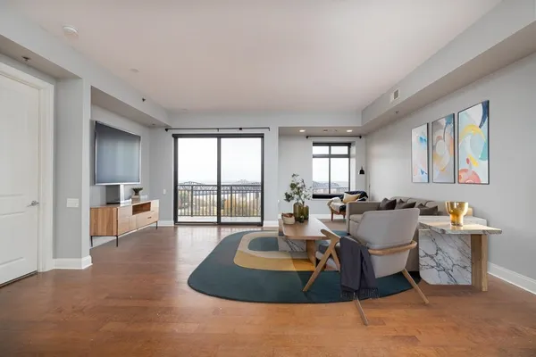 $580,000 | 717 Riverside Drive, Unit 1105, Memphis, TN 38103
