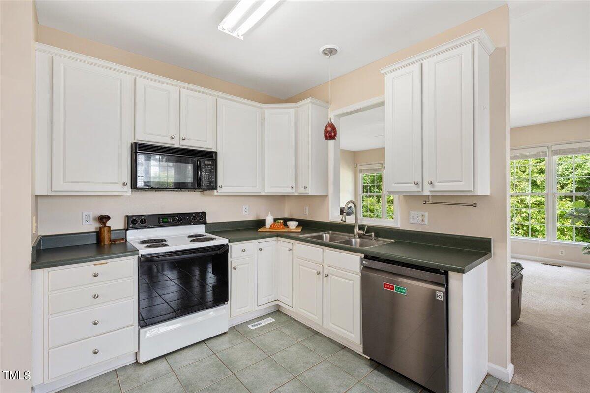 5305 Dover Ridge Lane Durham, NC 27712 - Photo 8 of 41 5305 Dover Ridge Lane