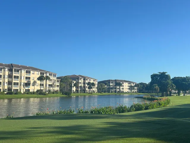 $295,000 | 3760 Sawgrass Way, Unit 3543, Naples, FL 34112