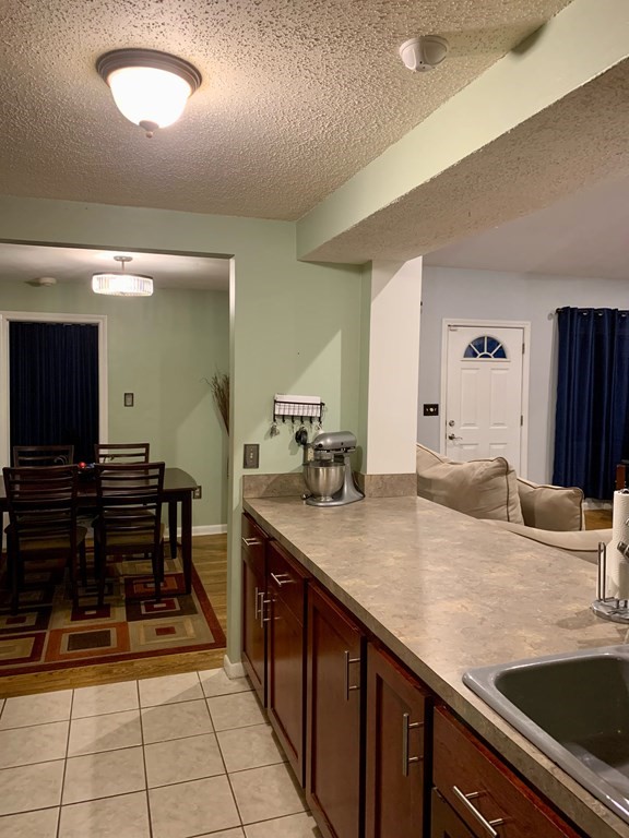 165 Gresham Street Springfield, MA 01119 - Photo 7 of 10