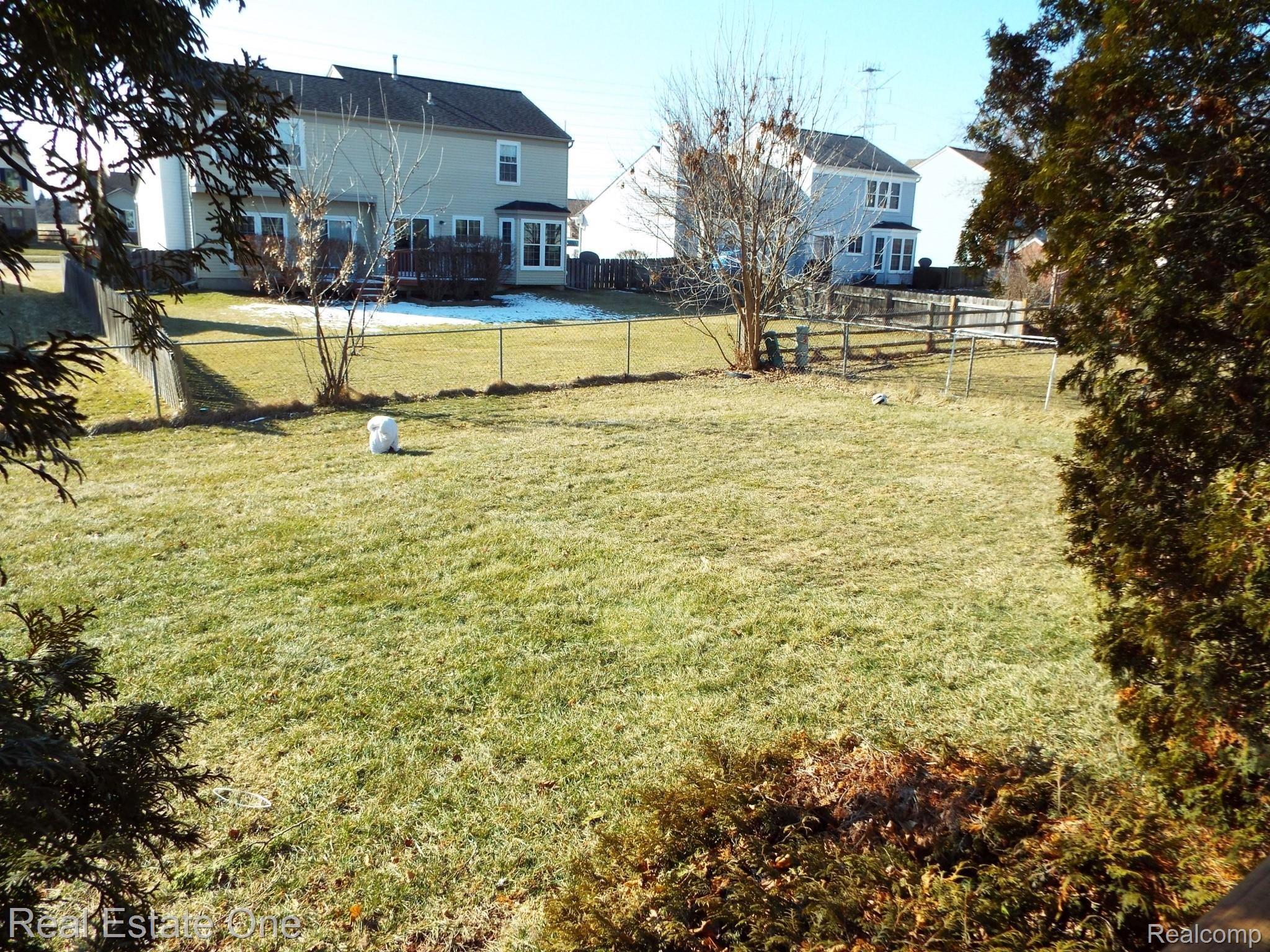 44937 Lemont Road Canton, MI 48187 - Photo 43 of 43 fenced yard.JPG