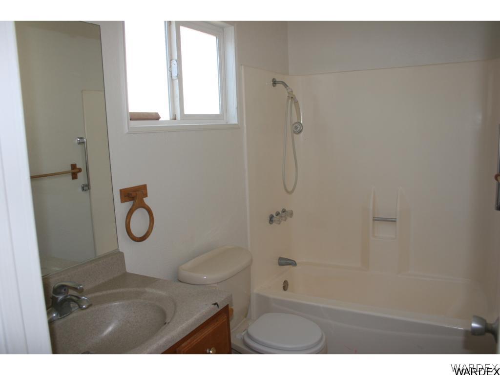 5219 Pasadena Road Fort Mohave, AZ 86426 - Photo 15 of 21 Bathroom
